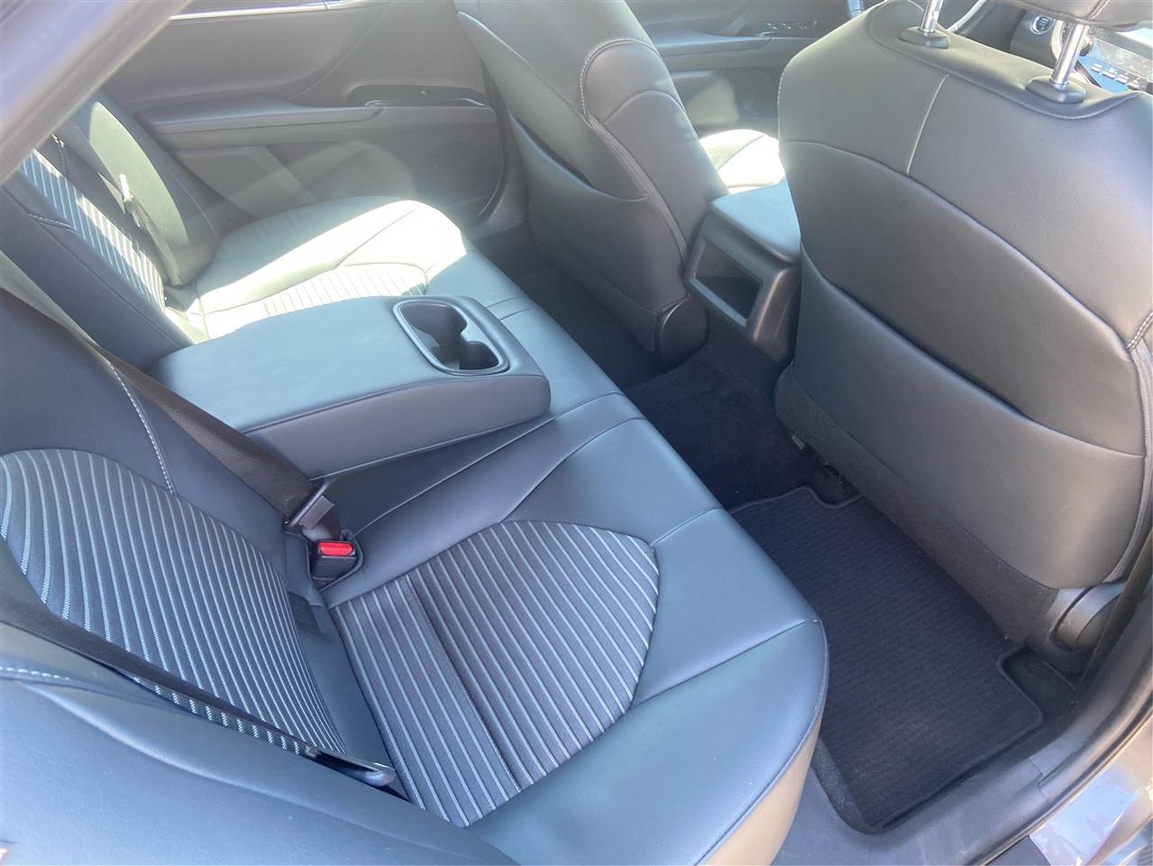 Toyota Camry SE 2019