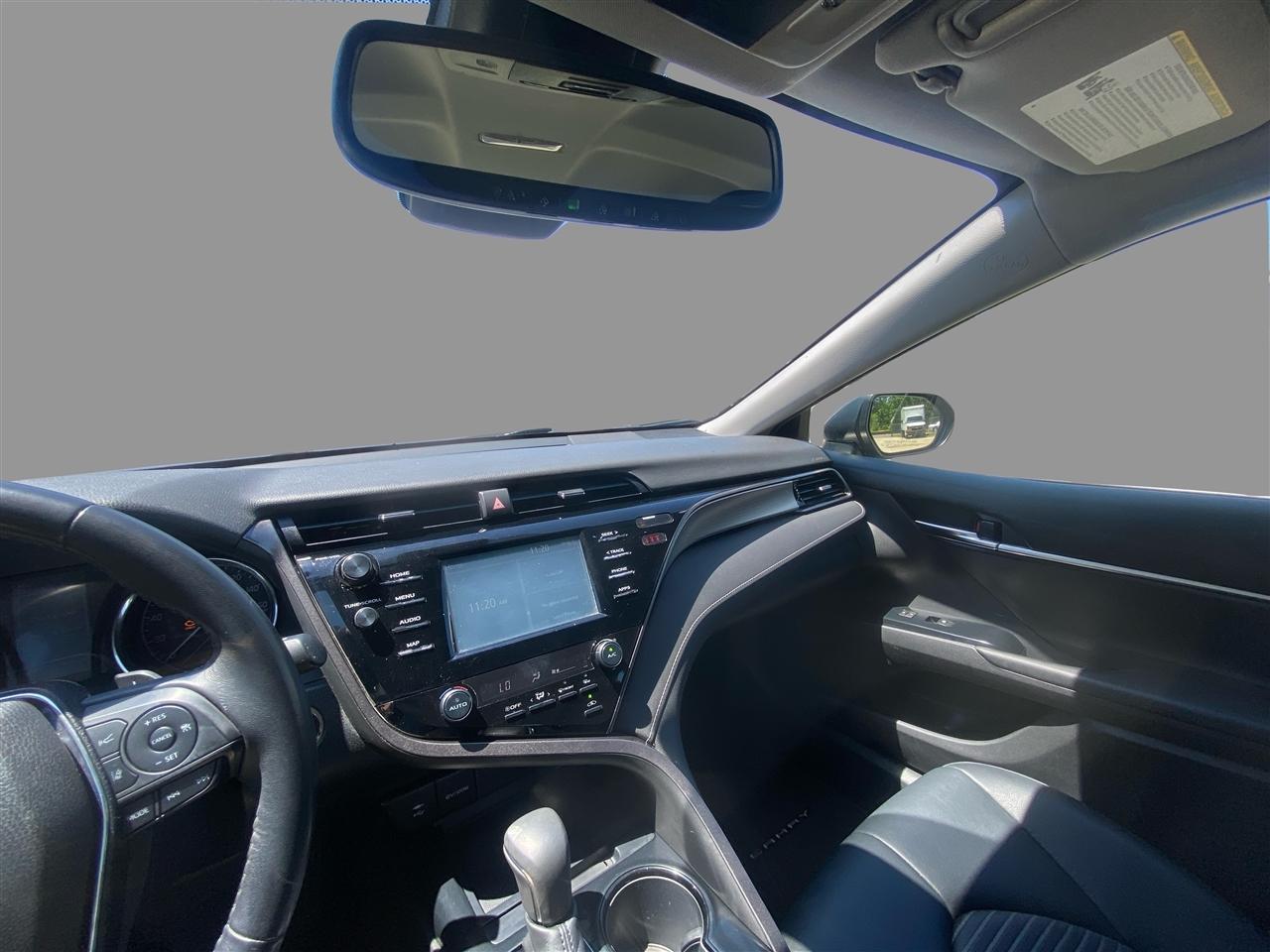 Toyota Camry SE 2019