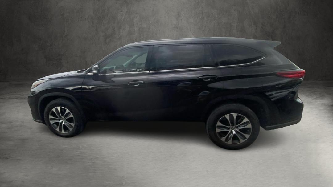Toyota Highlander XLE FWD V6 2021