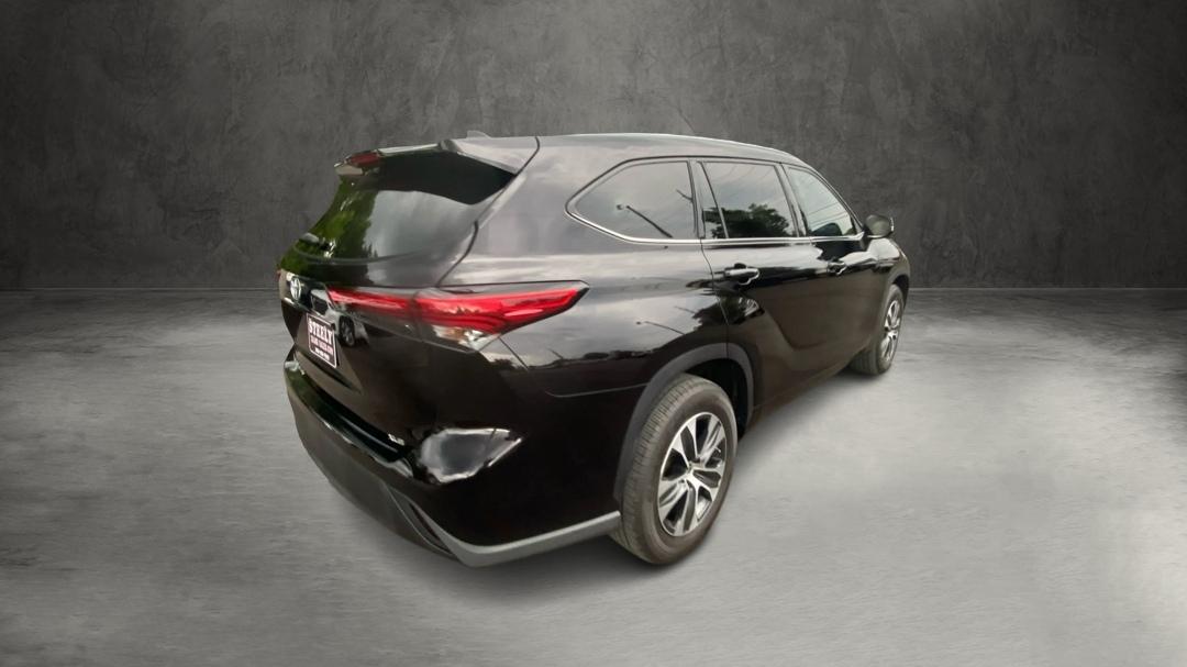 Toyota Highlander XLE FWD V6 2021
