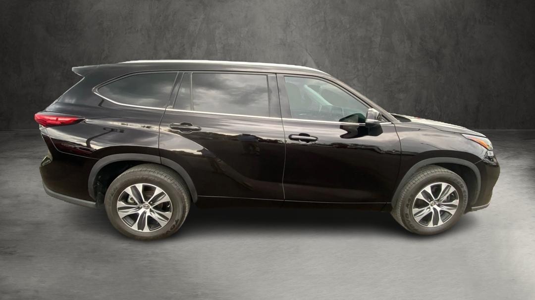 Toyota Highlander XLE FWD V6 2021