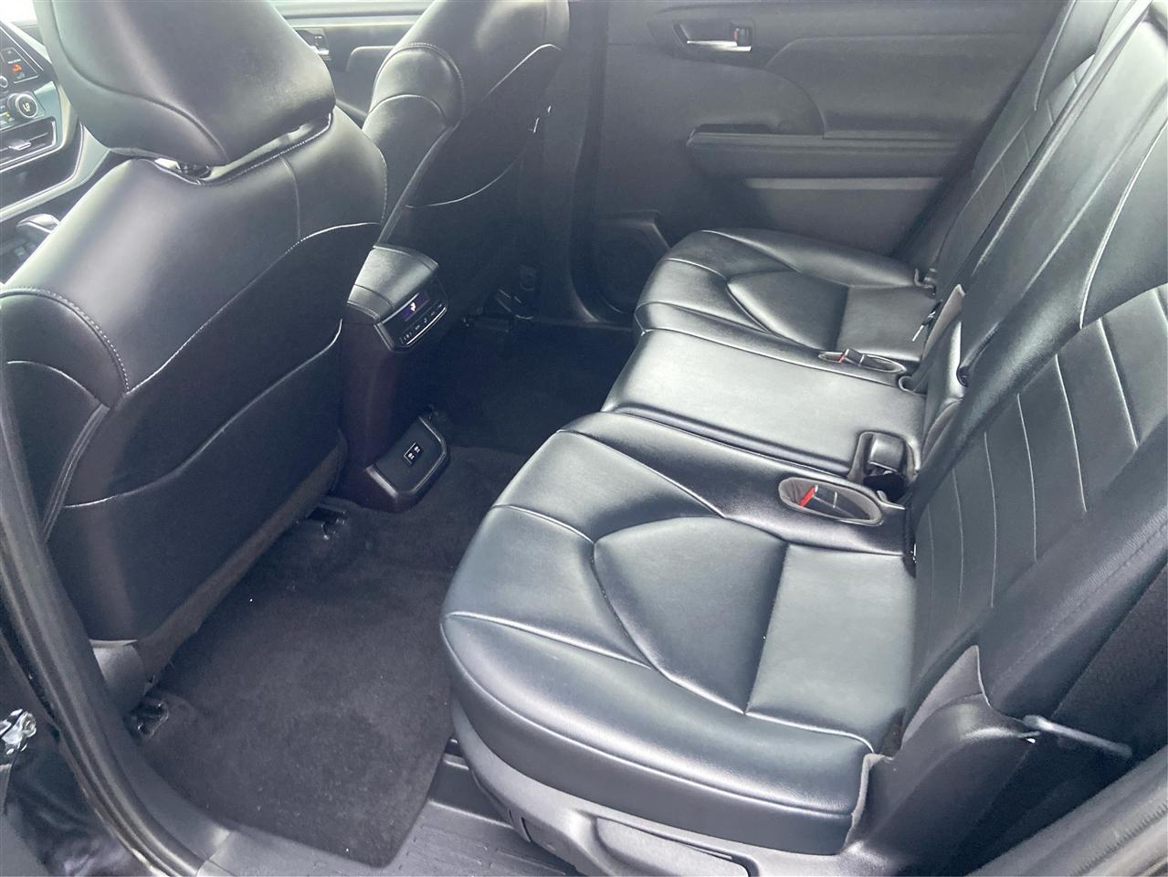 Toyota Highlander XLE FWD V6 2021