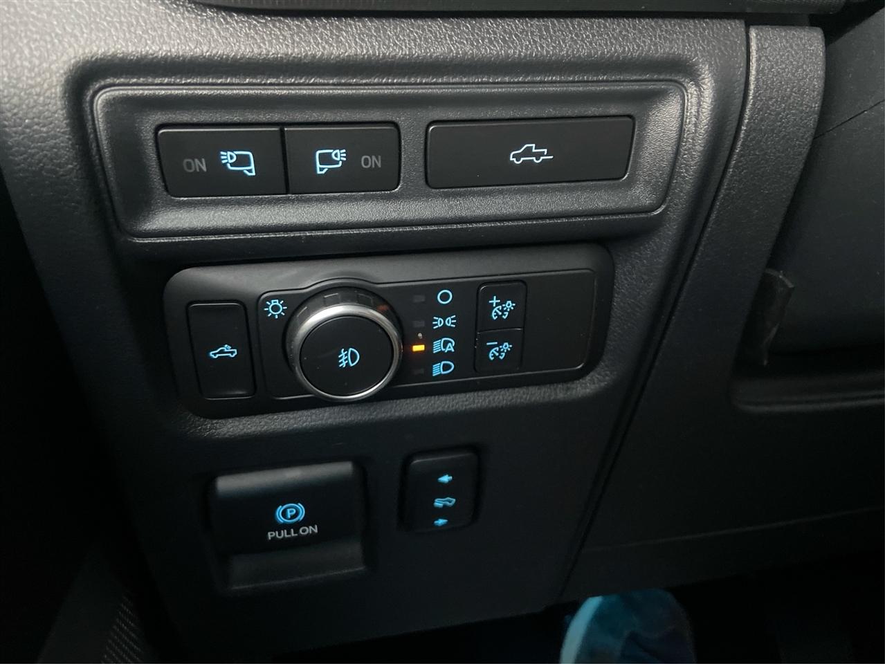 Ford F-150 Platinum SuperCrew 5.5-ft. Bed 4WD 2021