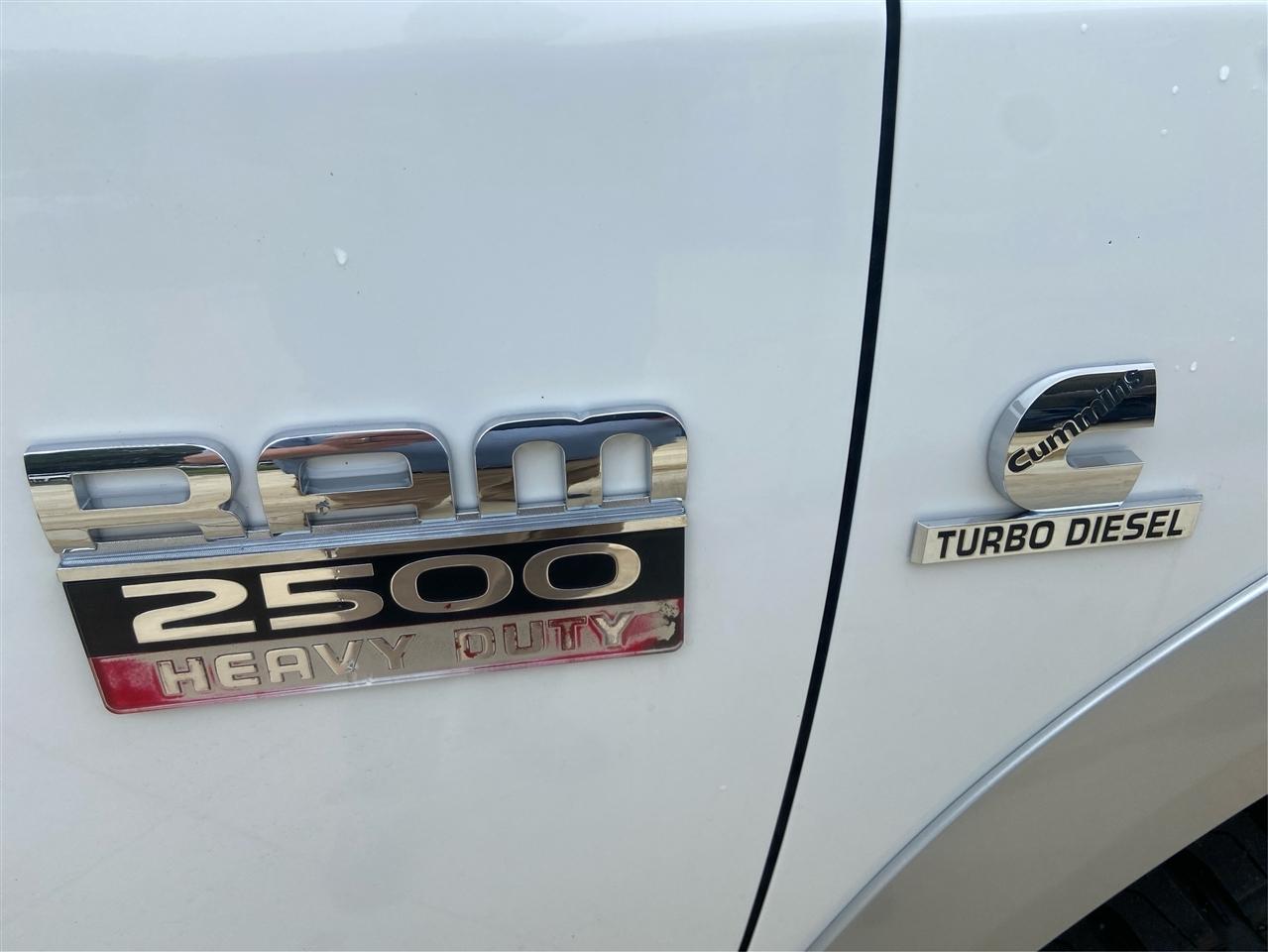 Dodge 2500 Laramie Crew Cab SWB 4WD 2012