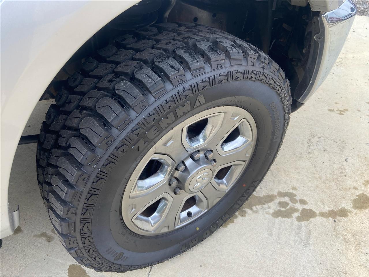 Dodge 2500 Laramie Crew Cab SWB 4WD 2012