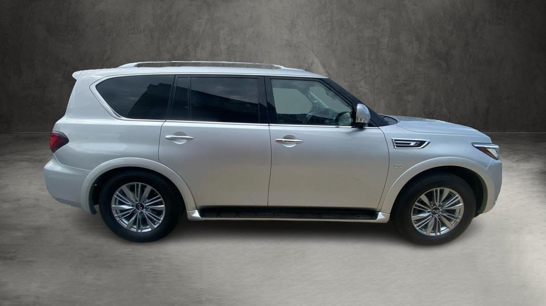 Infiniti QX80 LUXE 2019
