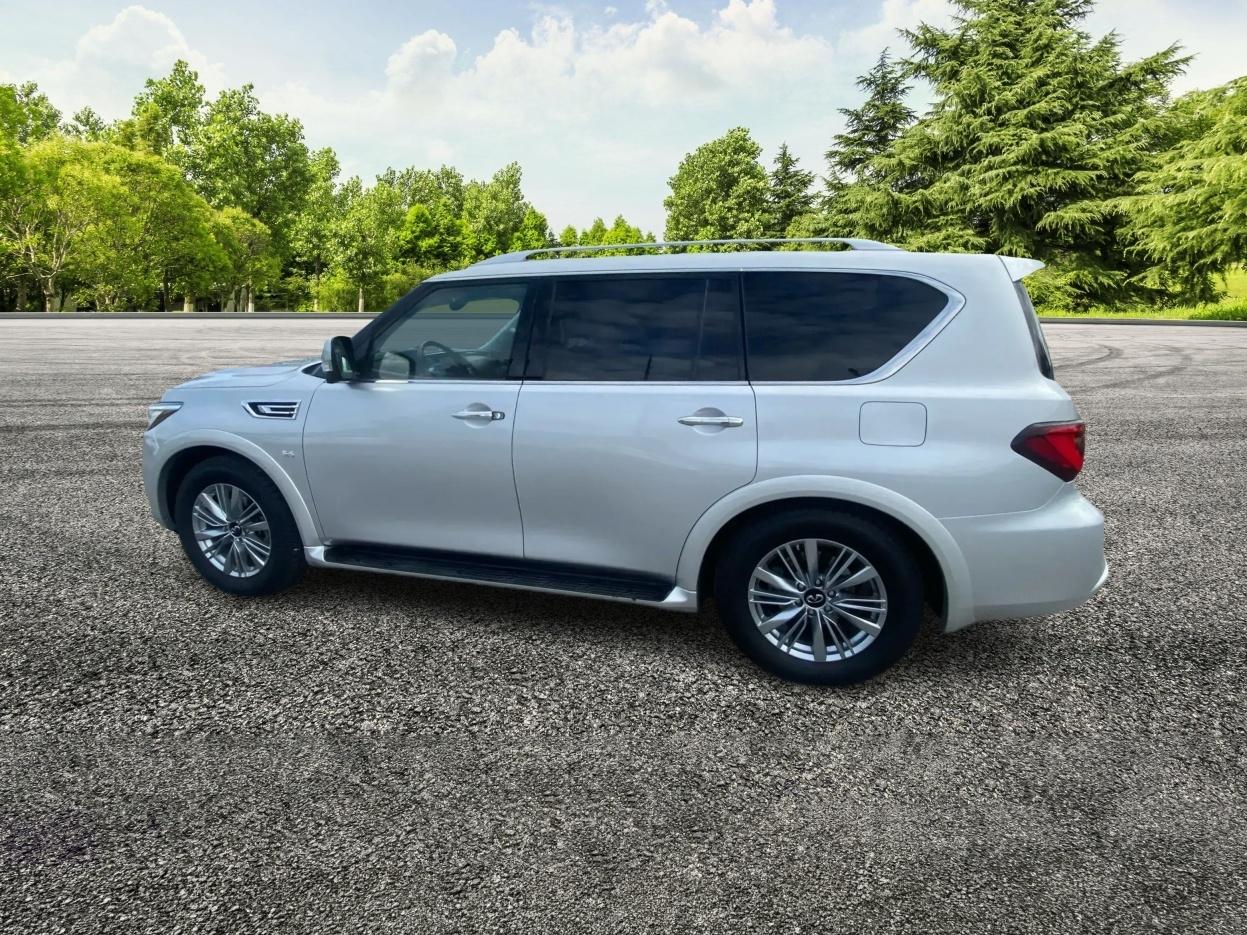 Infiniti QX80 LUXE 2019