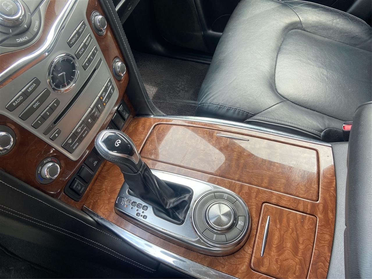 Infiniti QX80 LUXE 2019