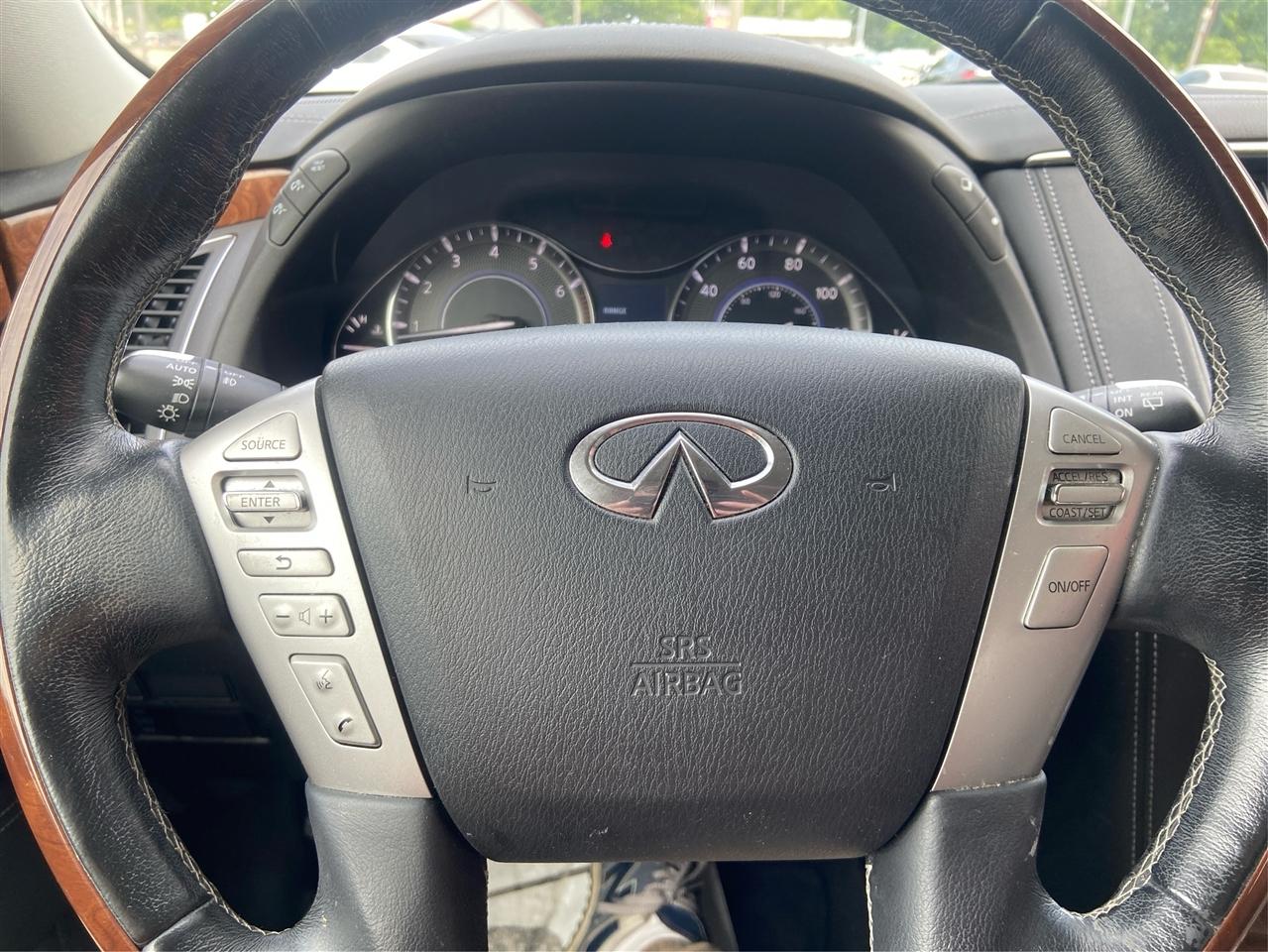 Infiniti QX80 LUXE 2019