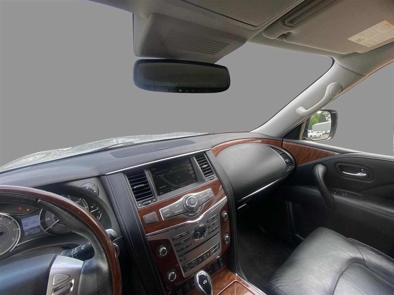 Infiniti QX80 LUXE 2019