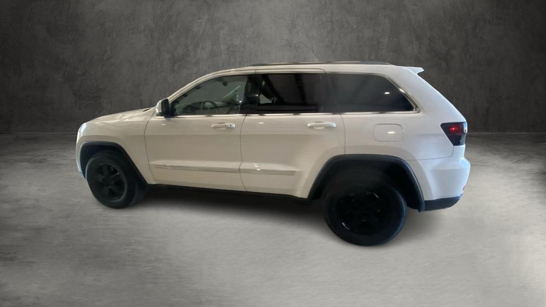 Jeep Grand Cherokee Laredo 2WD 2011