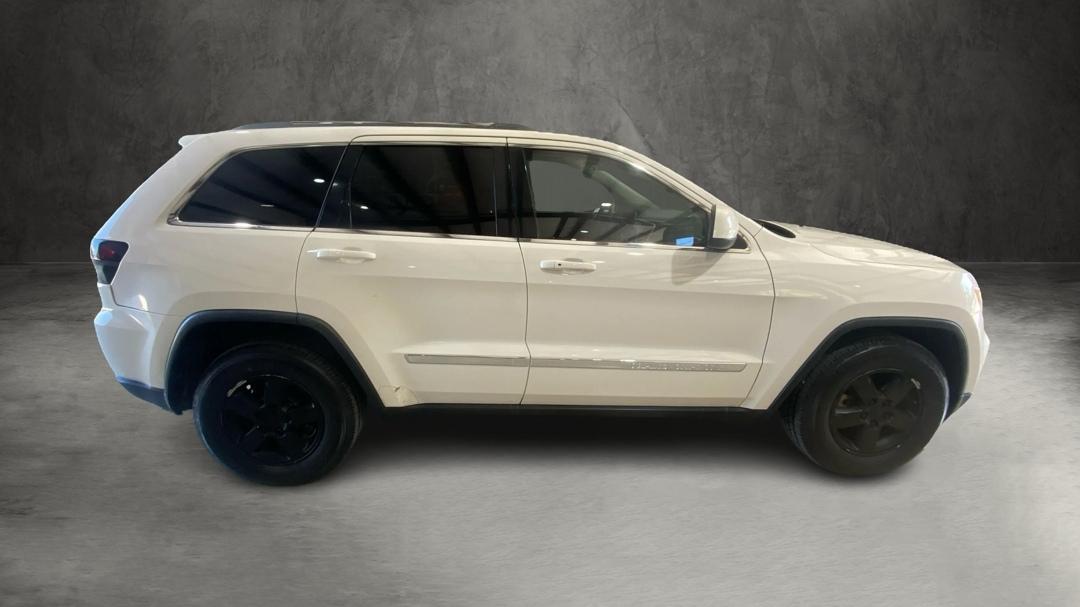 Jeep Grand Cherokee Laredo 2WD 2011