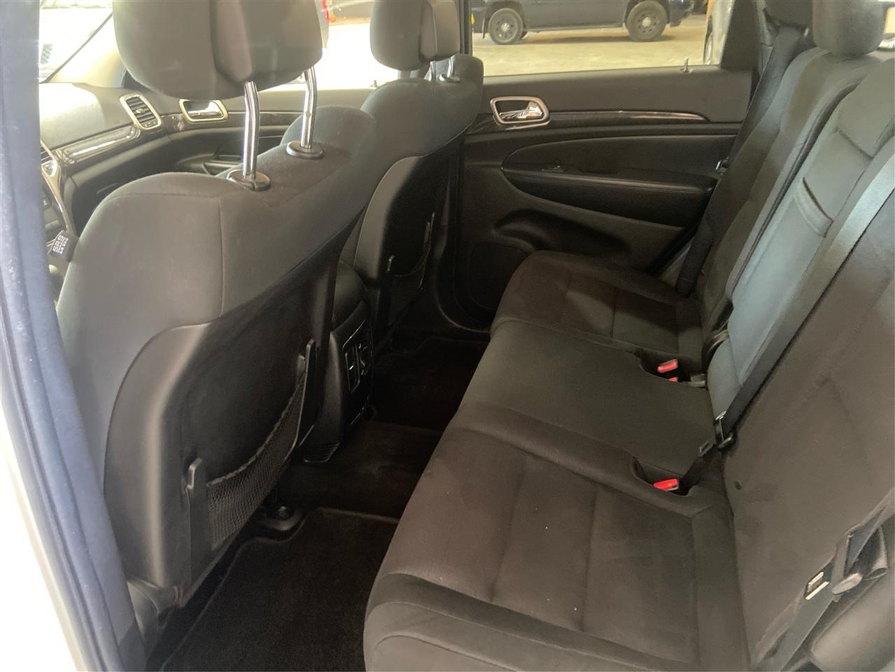 Jeep Grand Cherokee Laredo 2WD 2011