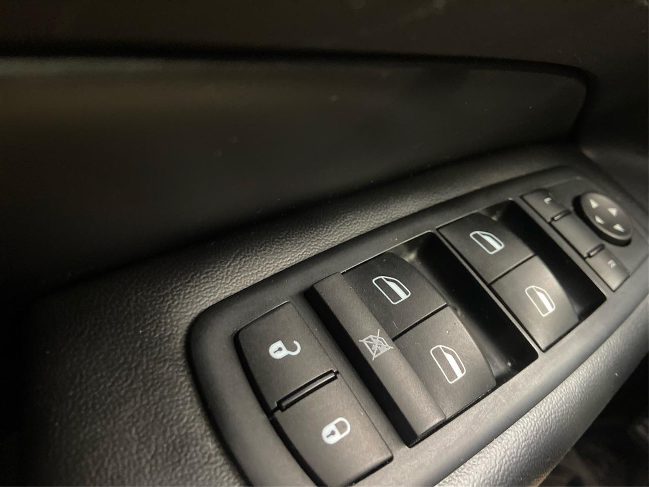 Jeep Grand Cherokee Laredo 2WD 2011