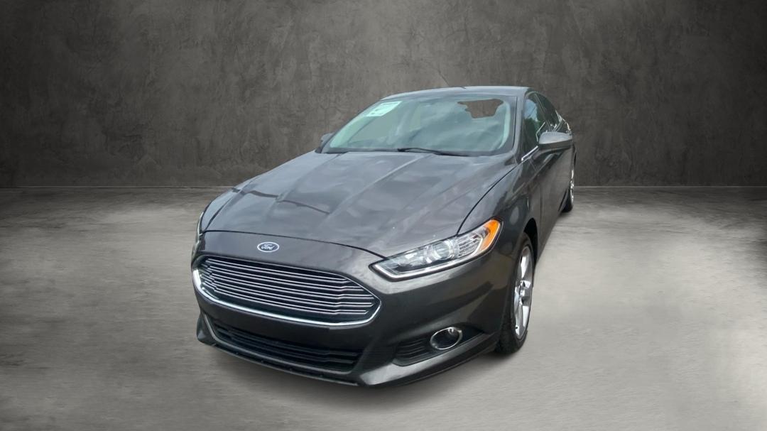 Ford Fusion S 2016