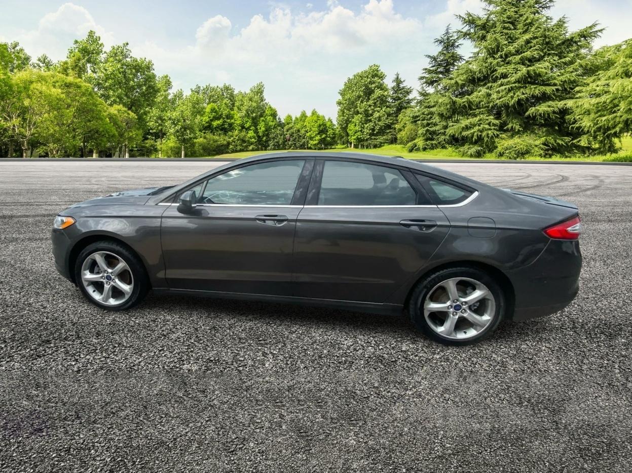 Ford Fusion S 2016