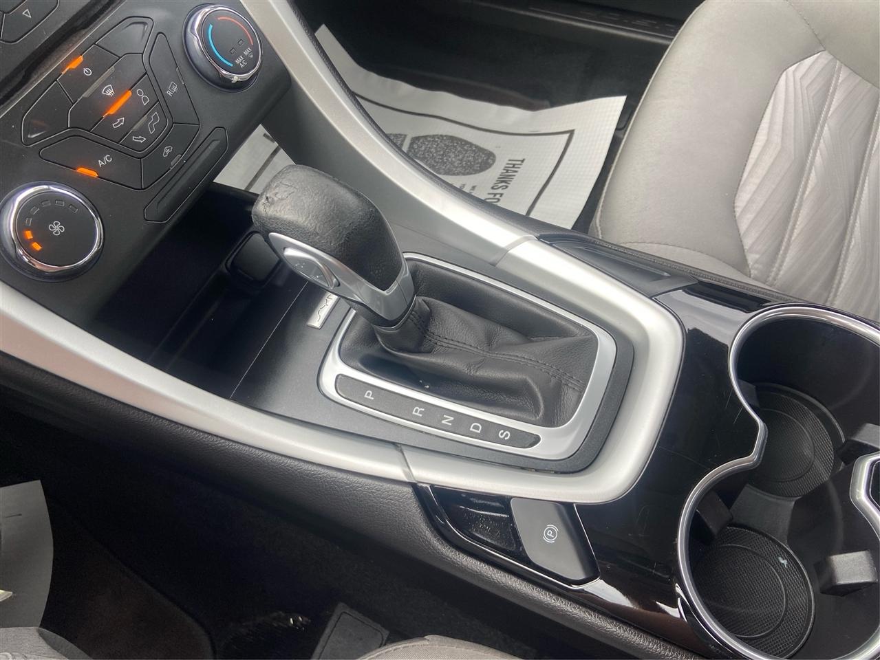 Ford Fusion S 2016