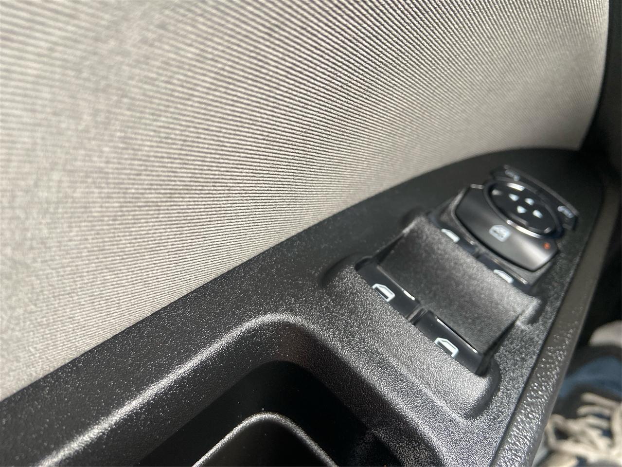 Ford Fusion S 2016
