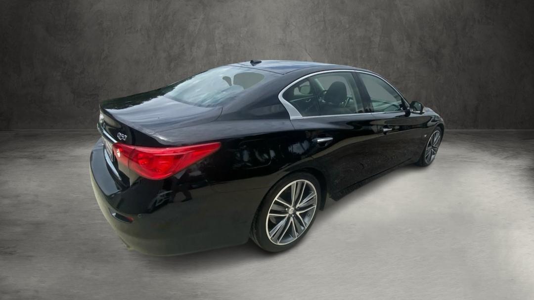 Infiniti Q50 Premium 2014