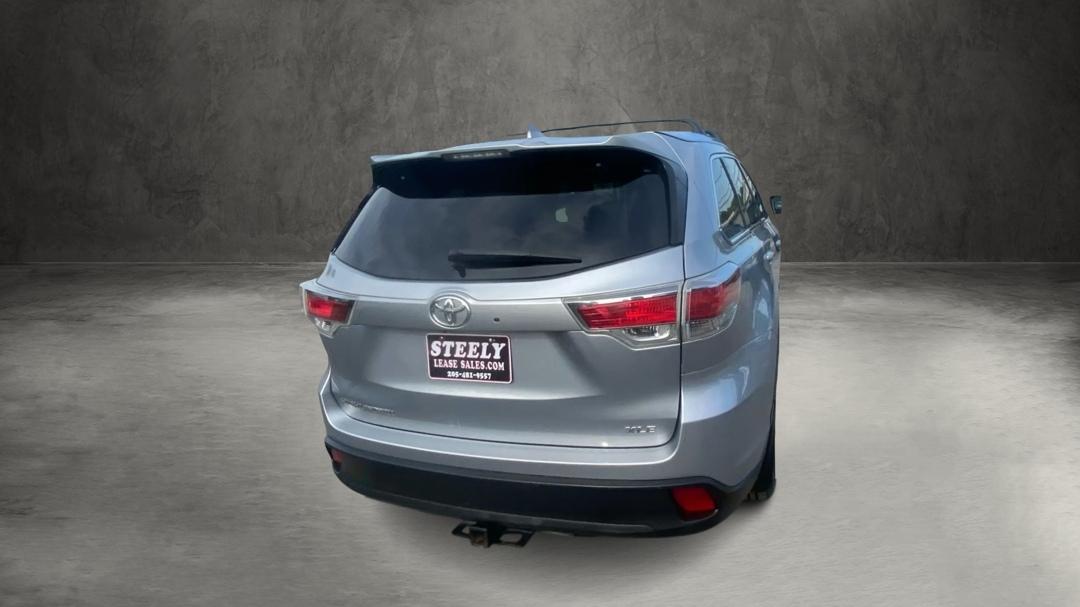 Toyota Highlander XLE FWD V6 2014