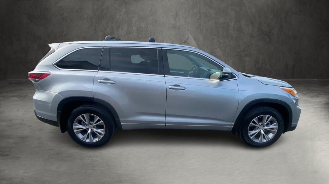Toyota Highlander XLE FWD V6 2014