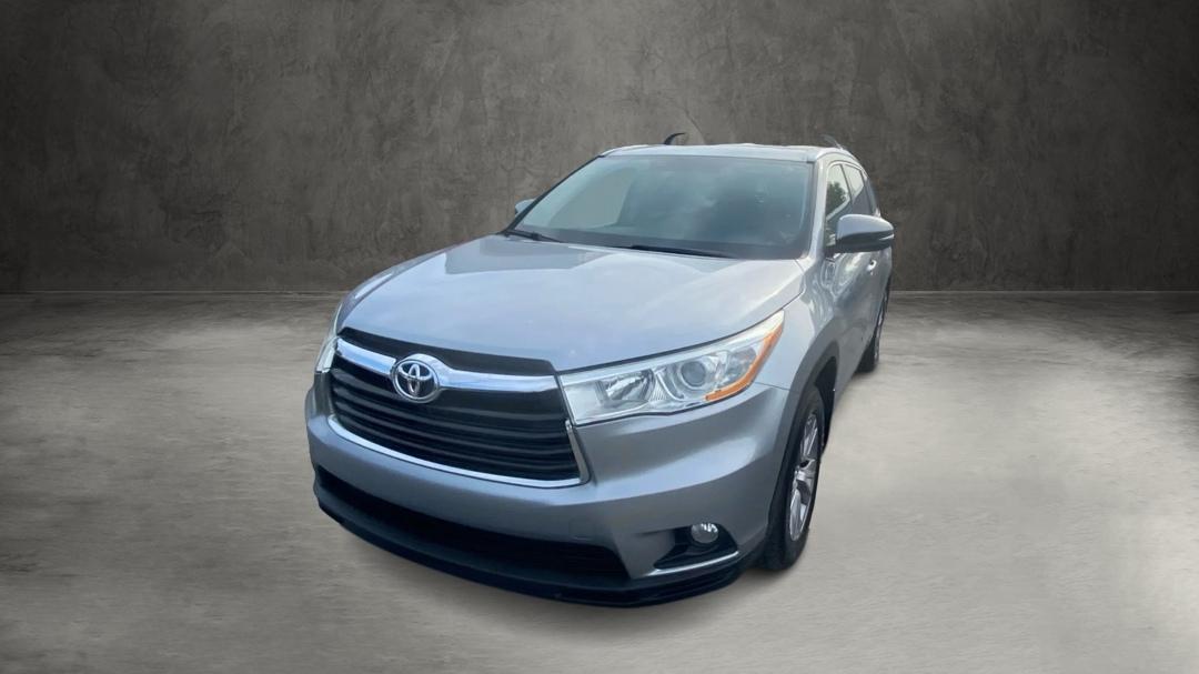 Toyota Highlander XLE FWD V6 2014