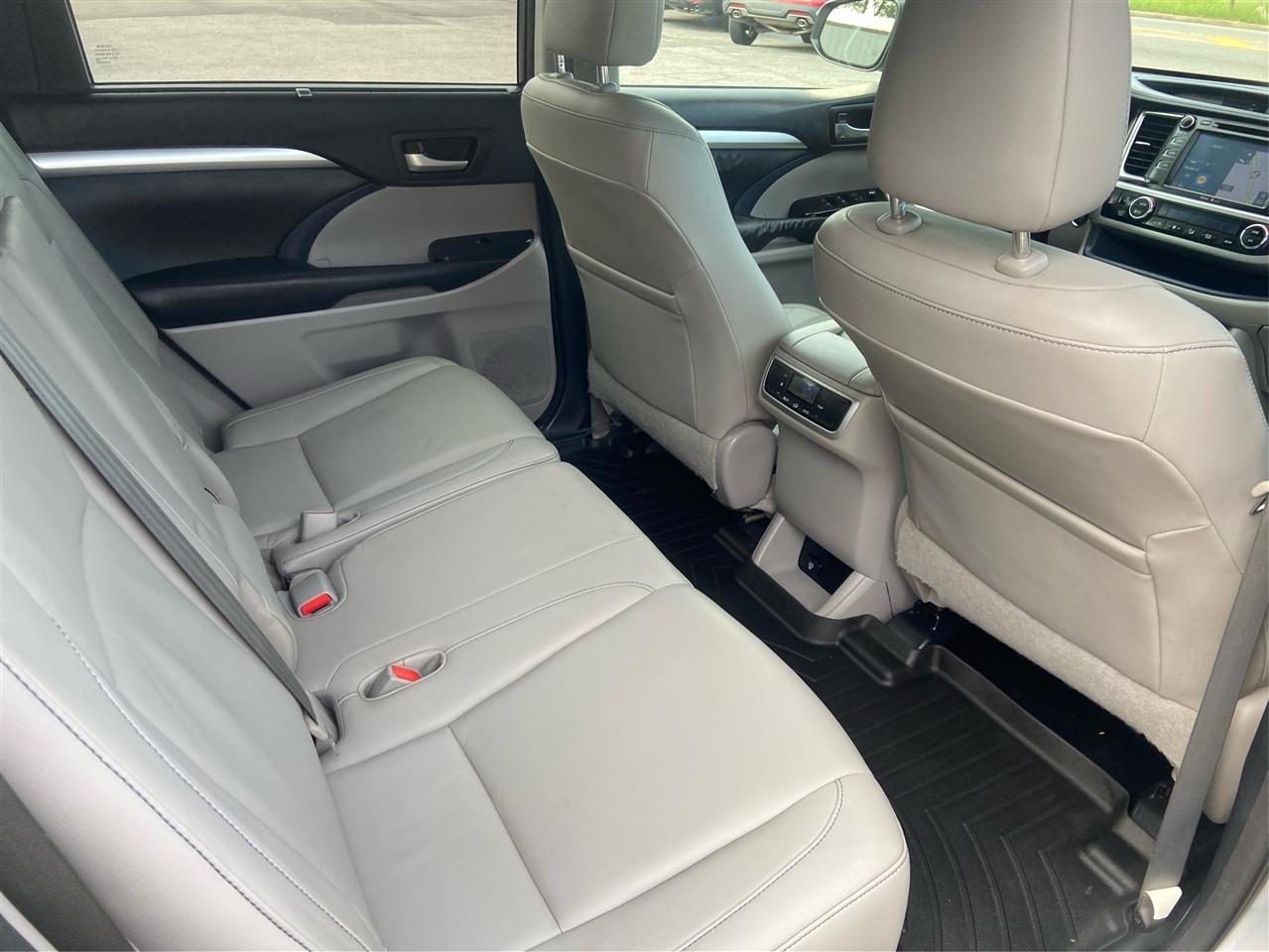 Toyota Highlander XLE FWD V6 2014