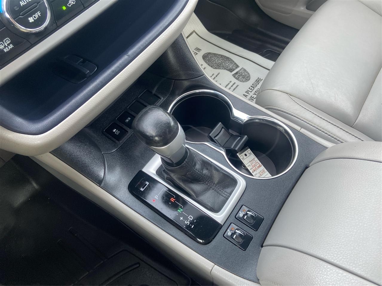 Toyota Highlander XLE FWD V6 2014