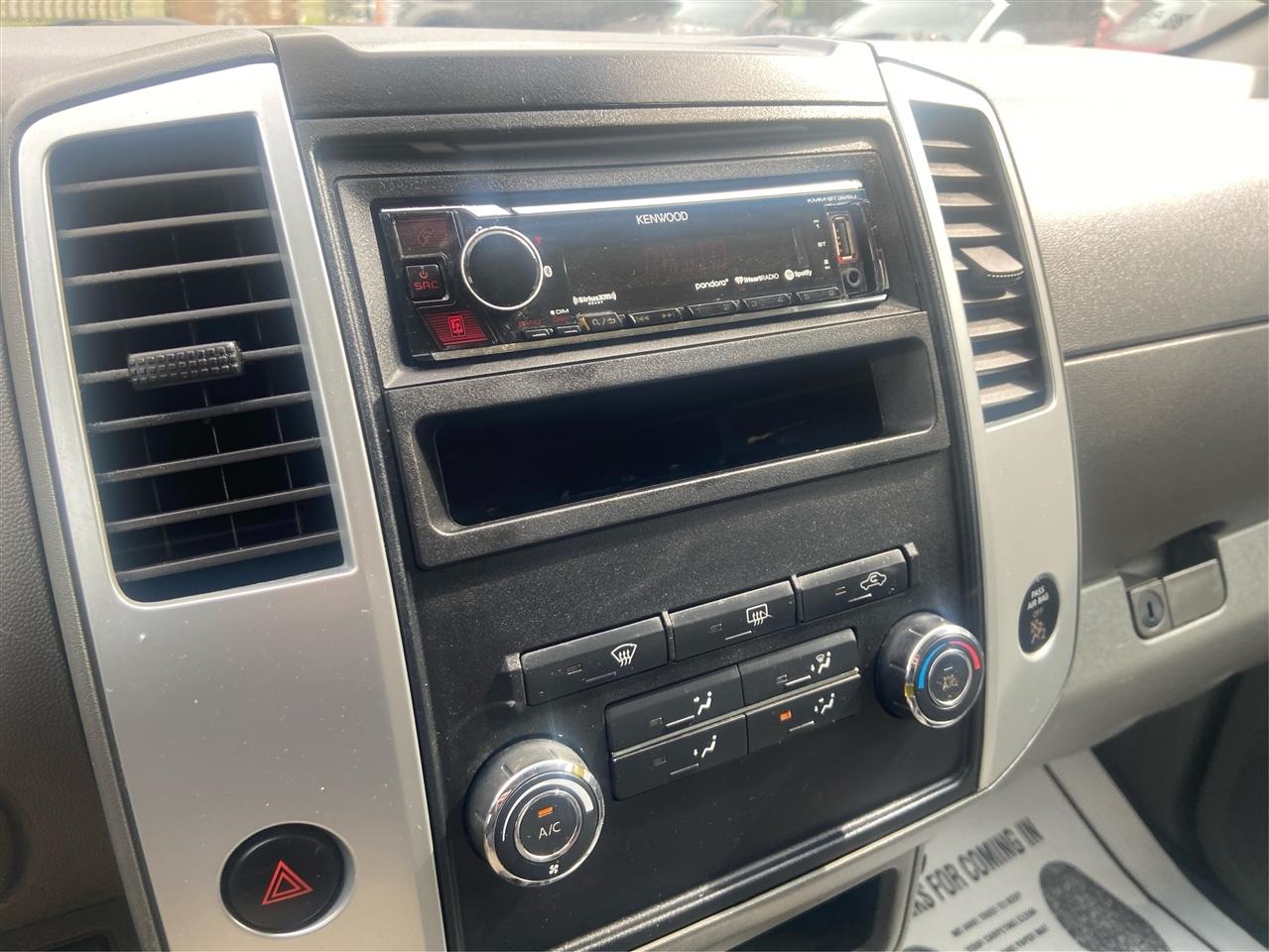 Nissan Frontier SE Crew Cab 2WD 2010