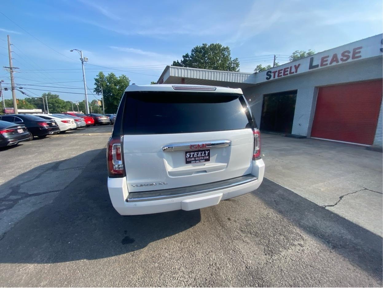 GMC Yukon XL Denali 4WD 2017