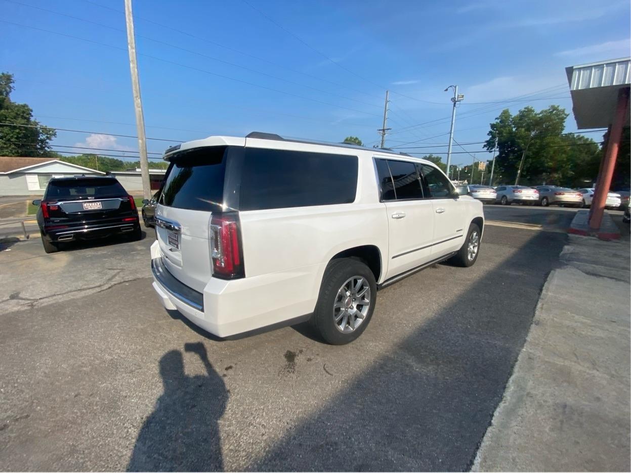 GMC Yukon XL Denali 4WD 2017
