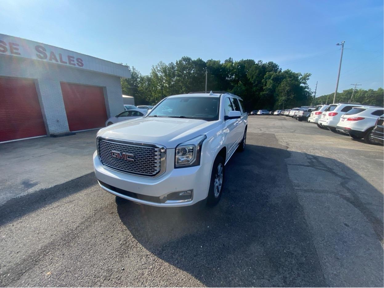 GMC Yukon XL Denali 4WD 2017