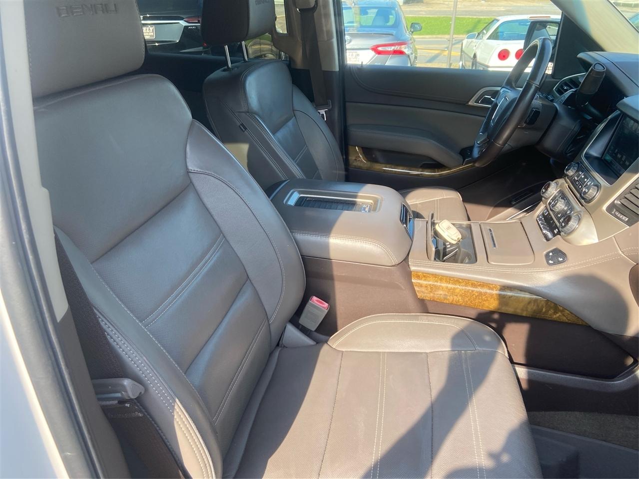GMC Yukon XL Denali 4WD 2017