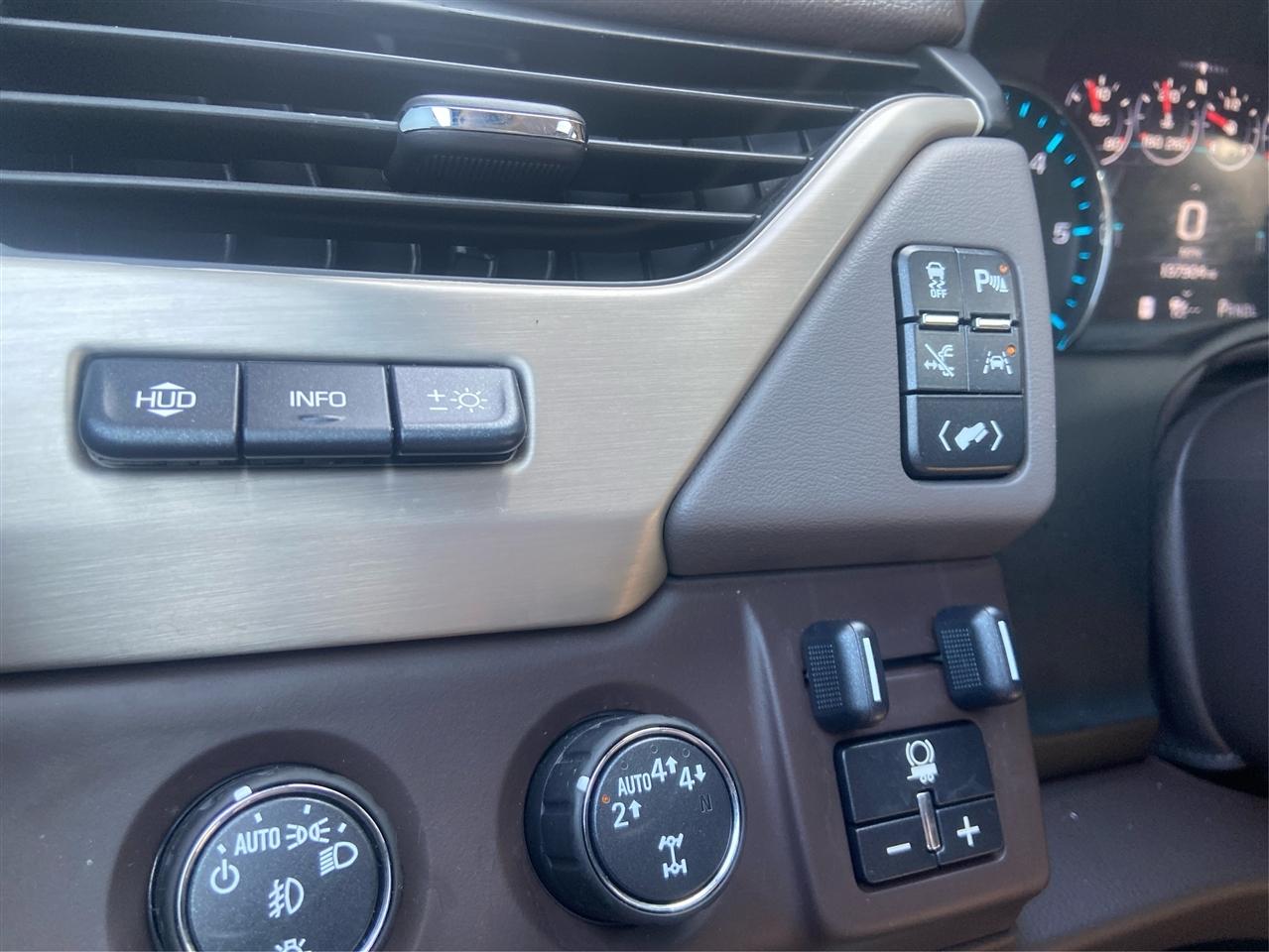 GMC Yukon XL Denali 4WD 2017