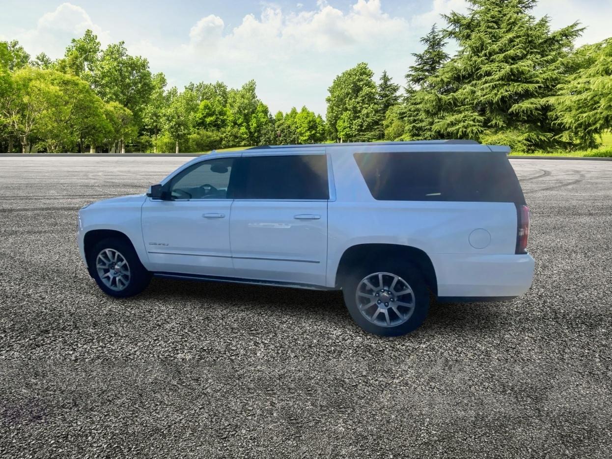 GMC Yukon XL Denali 4WD 2017