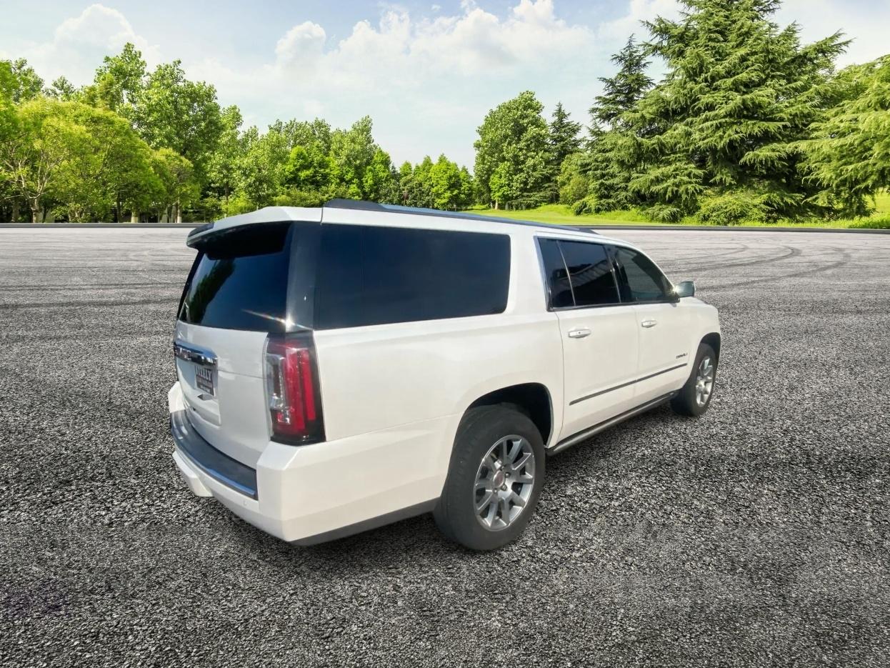 GMC Yukon XL Denali 4WD 2017