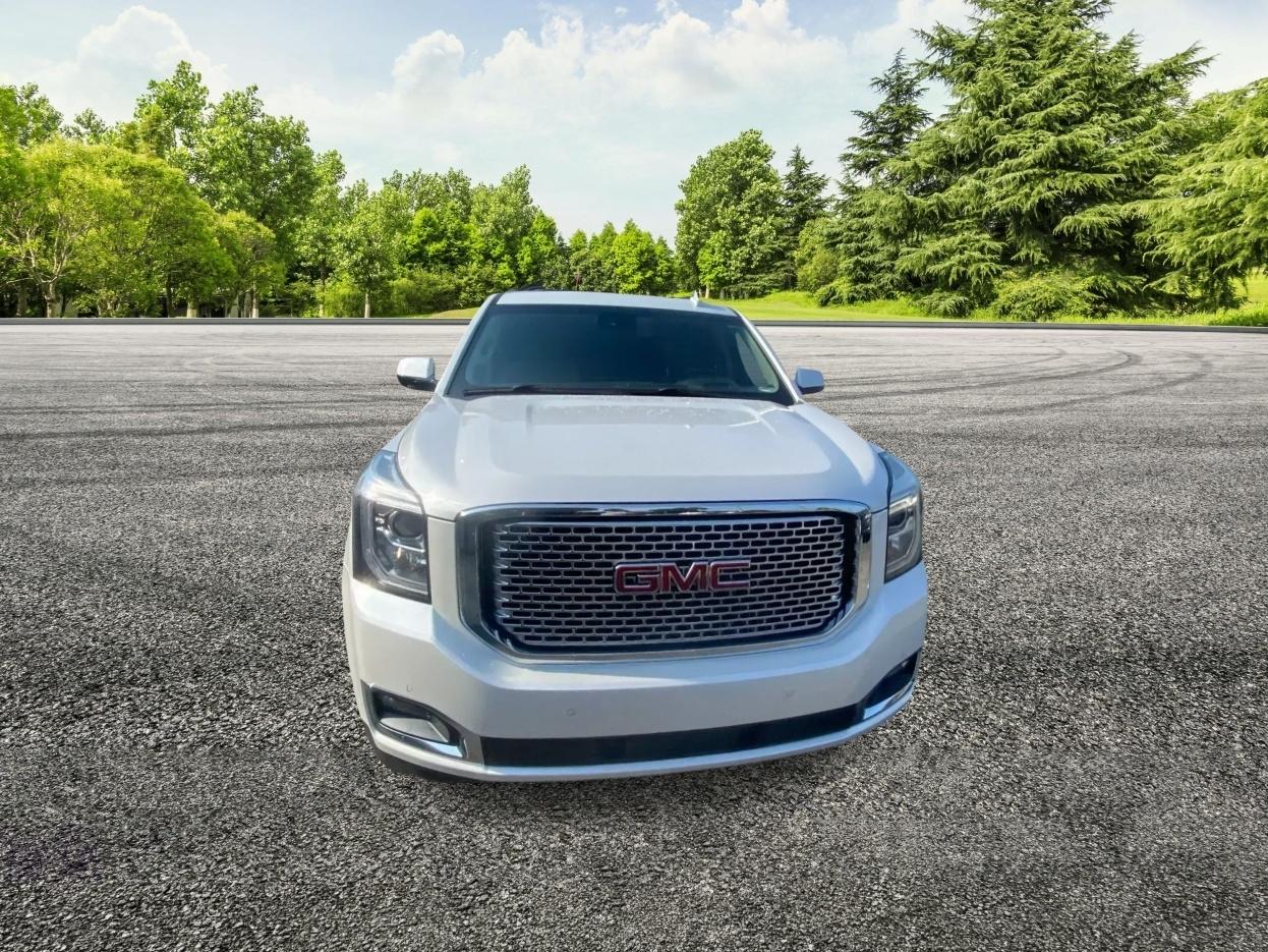 GMC Yukon XL Denali 4WD 2017