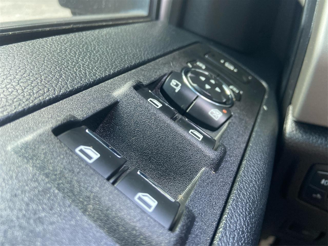 Ford F-250 SD Lariat Crew Cab SWB 4WD 2017