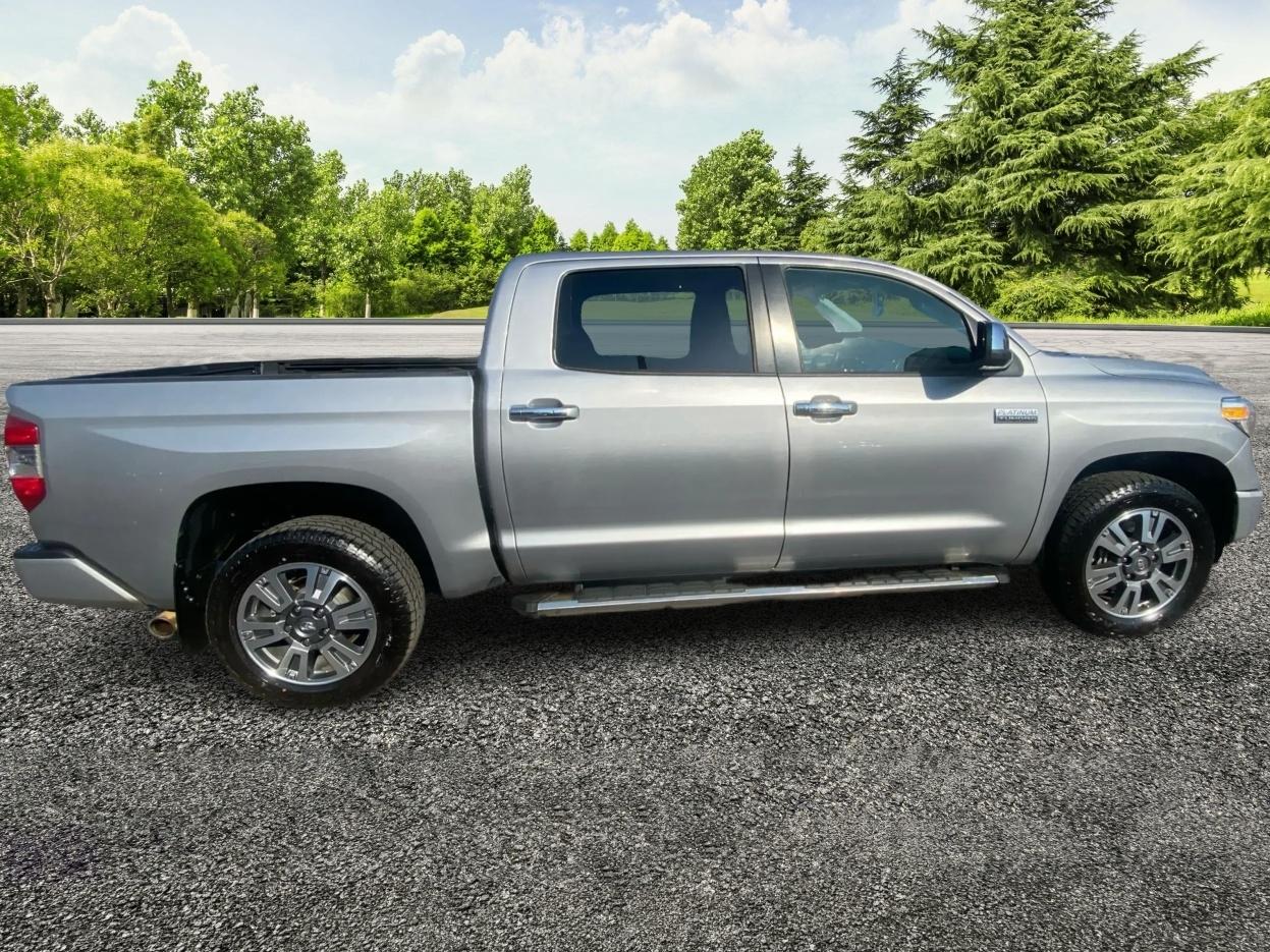 Toyota Tundra Platinum CrewMax 5.7L 4WD 2020