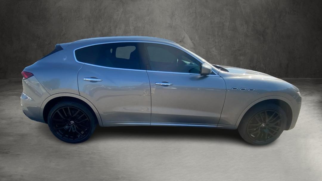 Maserati Levante Base 2021