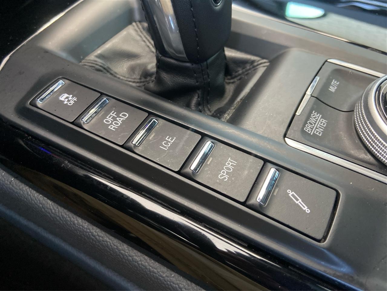 Maserati Levante Base 2021