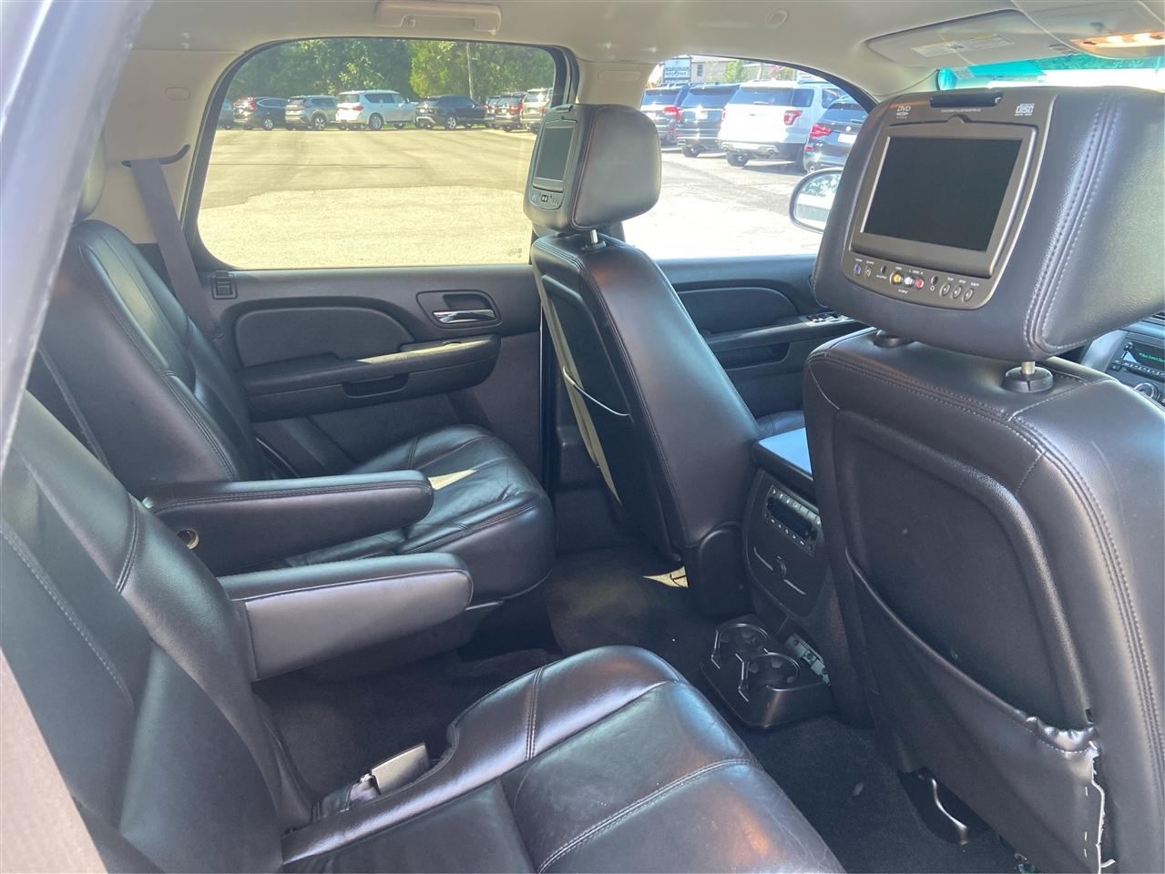 Chevrolet Tahoe LT 2WD 2011