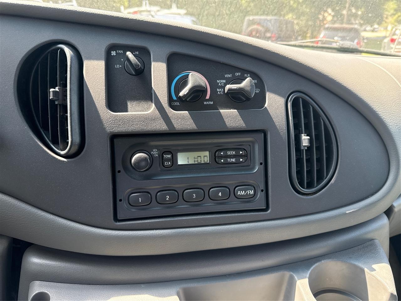 Ford Econoline E-350 Super Duty 2005