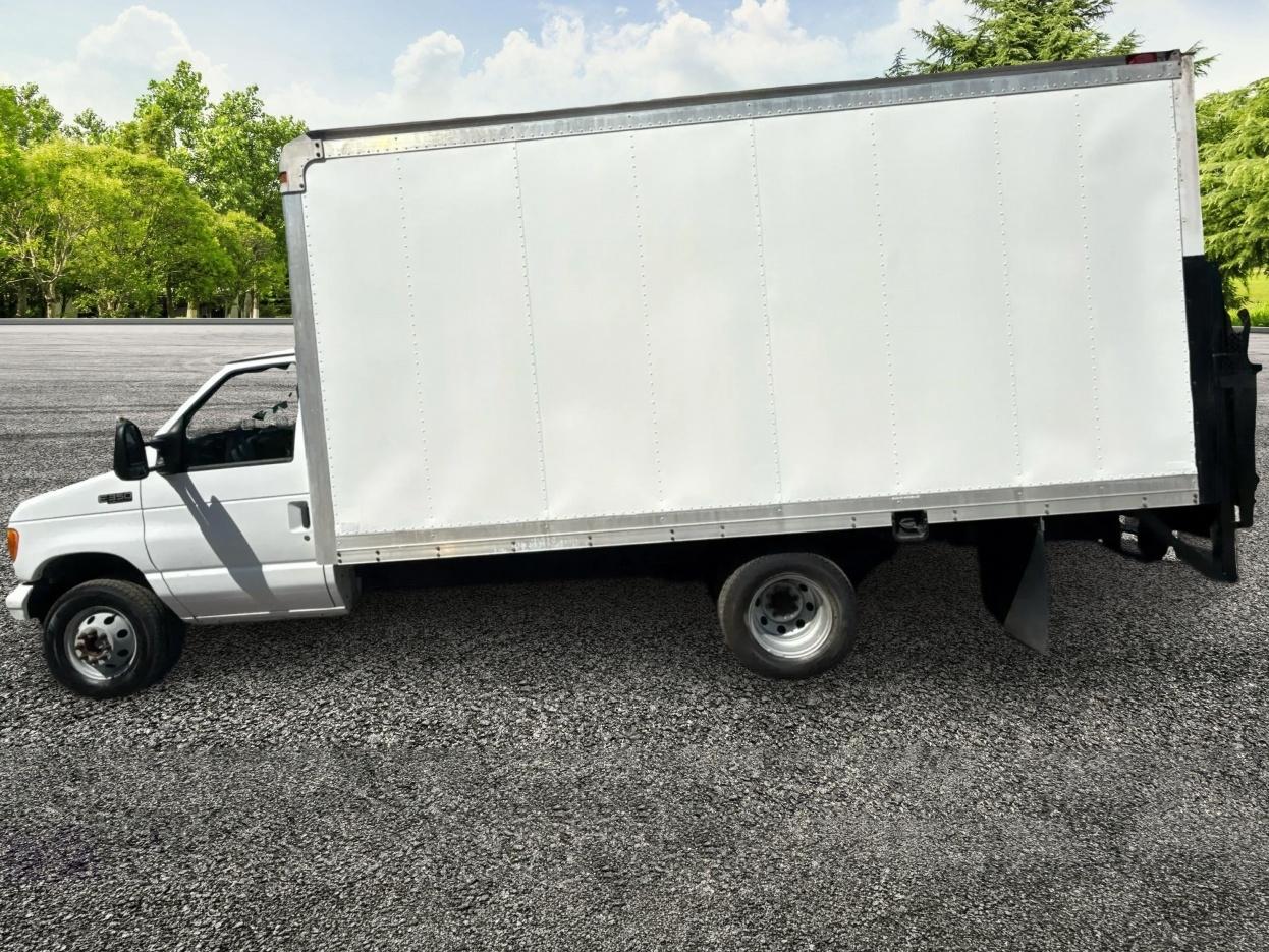 Ford Econoline E-350 Super Duty 2005