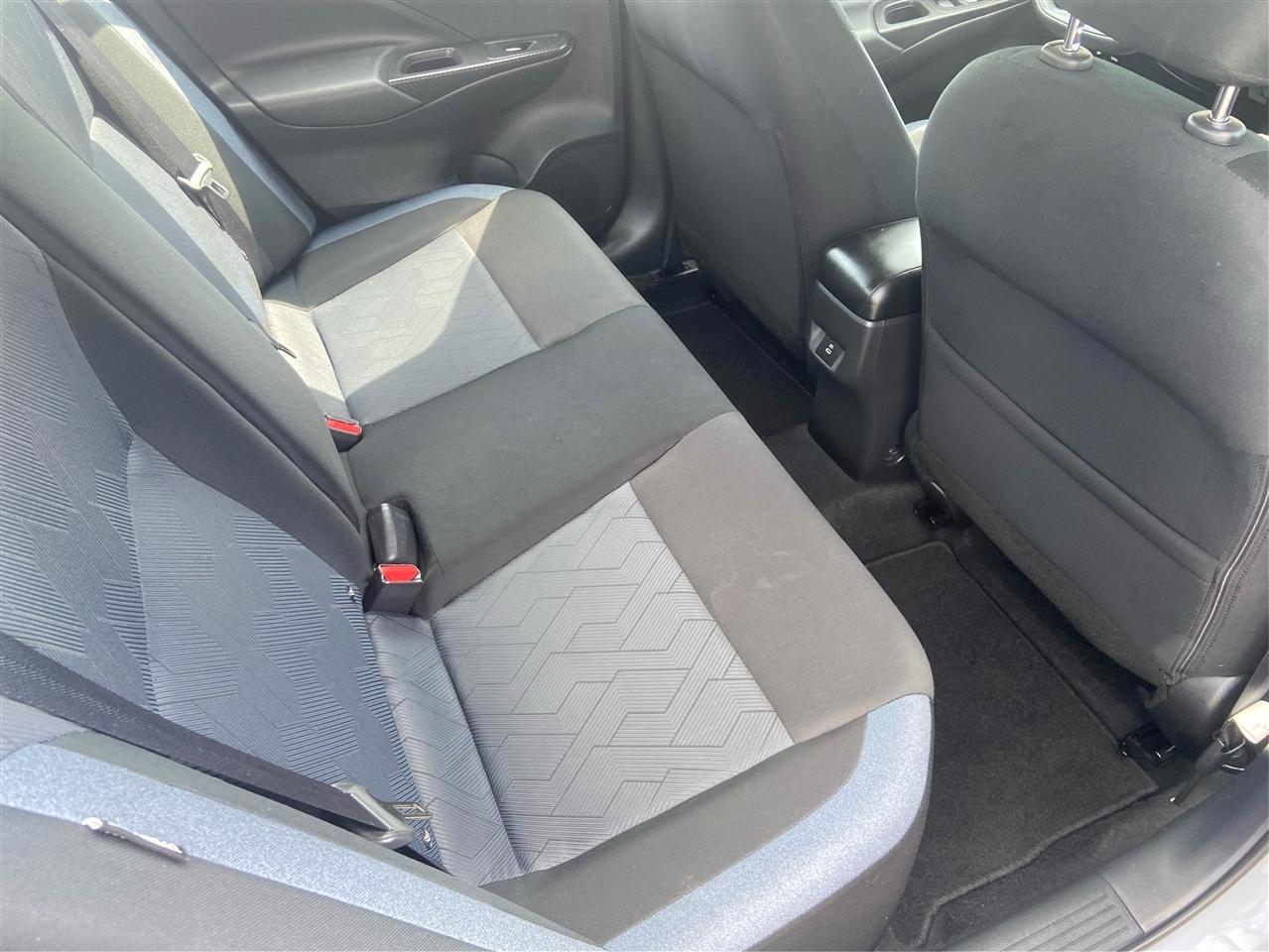 Nissan Versa SV 2024