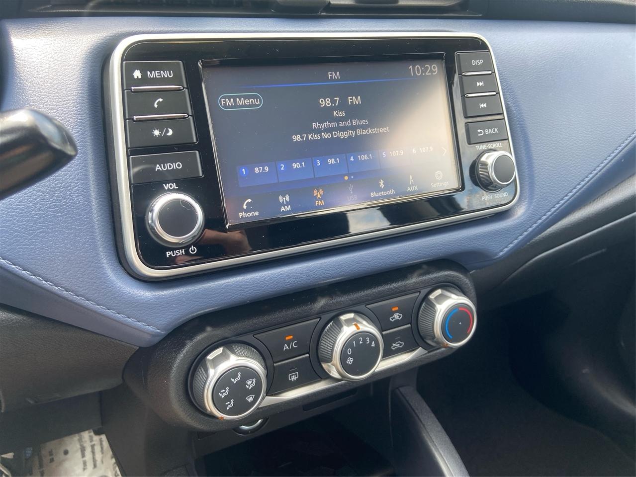 Nissan Versa SV 2024