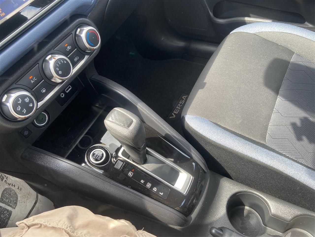 Nissan Versa SV 2024