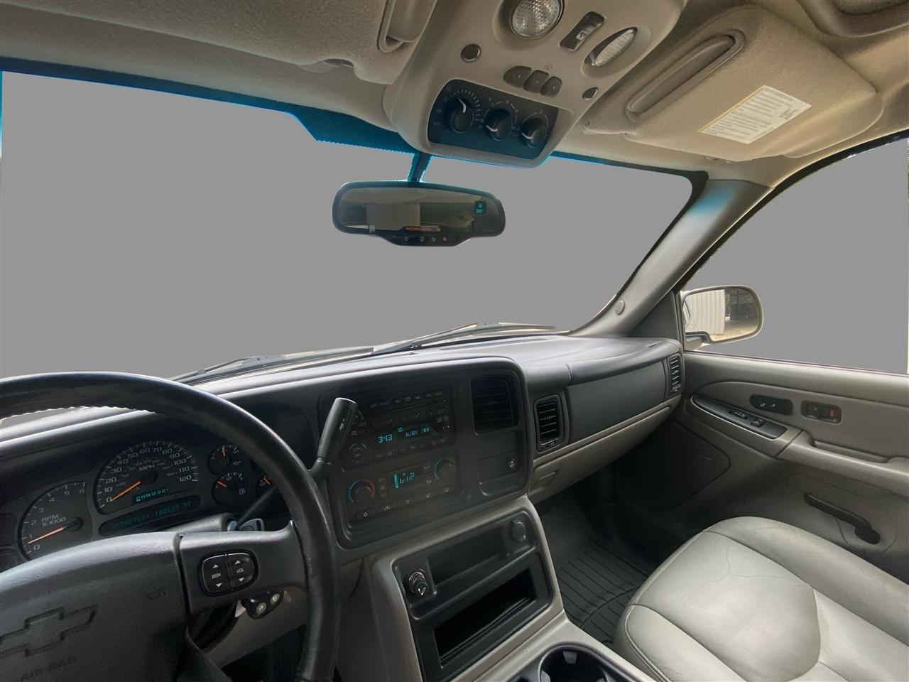 Chevrolet Tahoe 2WD 2005