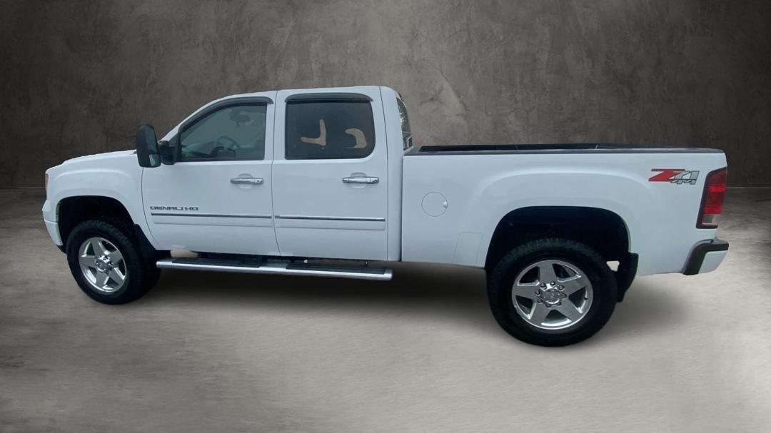 GMC Sierra 2500HD Denali Crew Cab 4WD 2014