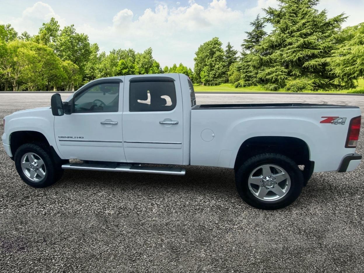 GMC Sierra 2500HD Denali Crew Cab 4WD 2014